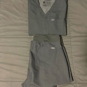 Catarina Scrub Top & Zamora Jogger Scrub Bottoms